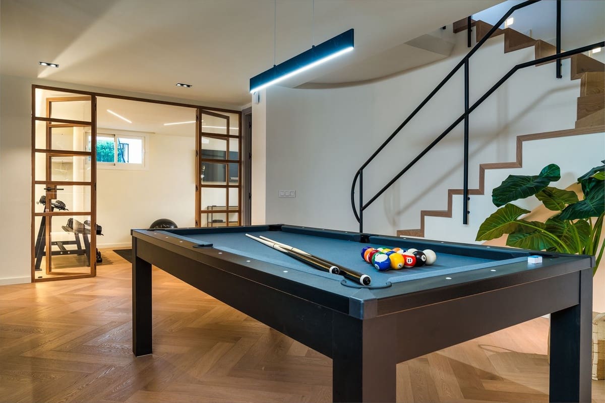 3 bedroom Townhouse for sale in Golden Mile with pool garage - € 1,750,000 (Ref: 7898578)