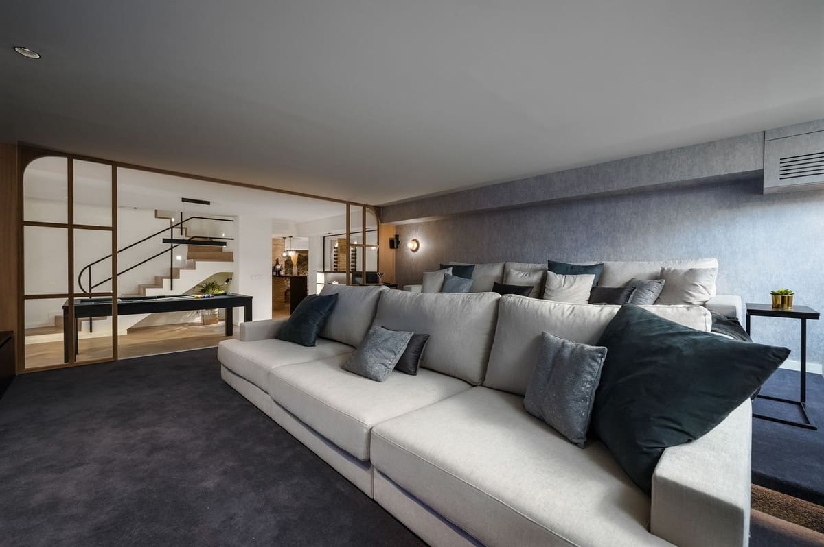 3 bedroom Townhouse for sale in Golden Mile with pool garage - € 1,750,000 (Ref: 7898578)