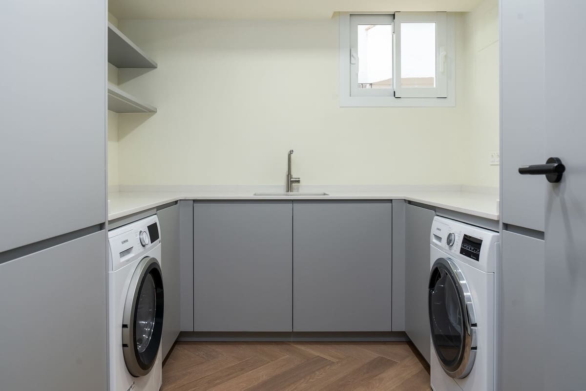 3 bedroom Townhouse for sale in Golden Mile with pool garage - € 1,750,000 (Ref: 7898578)