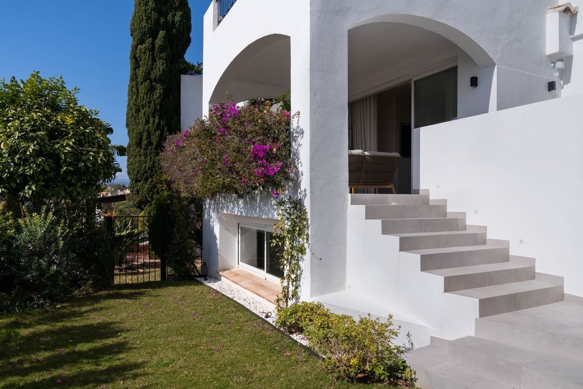3 bedroom Townhouse for sale in Golden Mile with pool garage - € 1,750,000 (Ref: 7898578)
