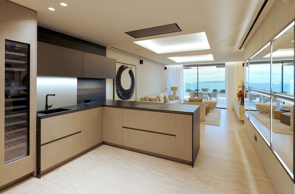 3 bedroom Apartment for sale in Estepona with pool garage - € 2,420,000 (Ref: 7942098)