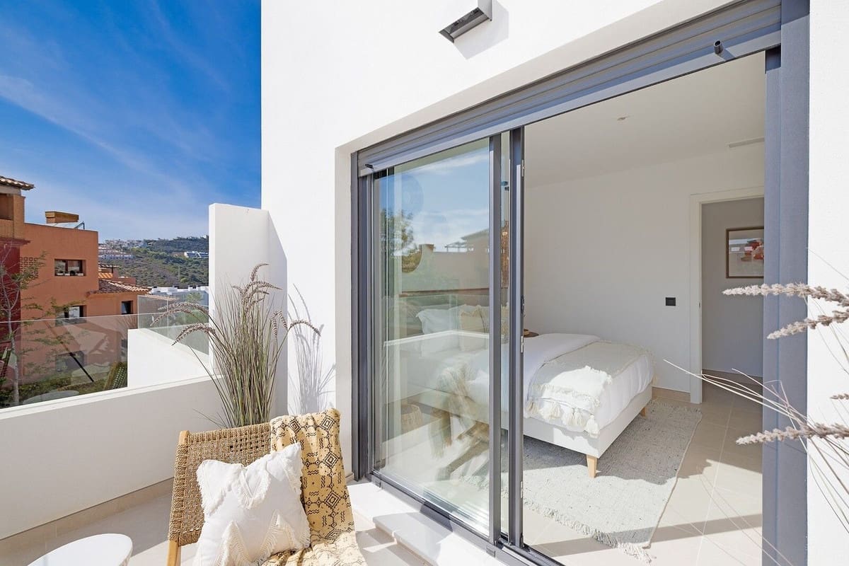 2 bedroom Apartment for sale in Bahia de Casares with pool garage - € 375,000 (Ref: 7954400)