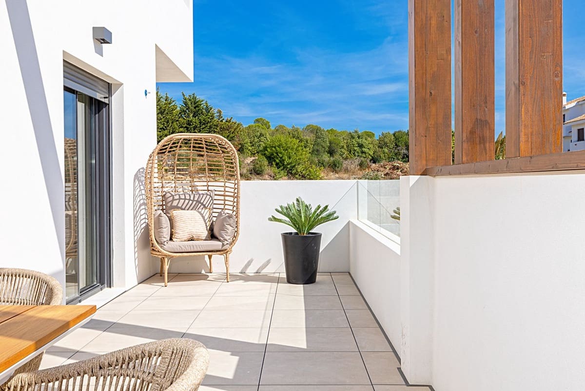 3 bedroom Apartment for sale in Bahia de Casares with pool garage - € 480,000 (Ref: 7954401)