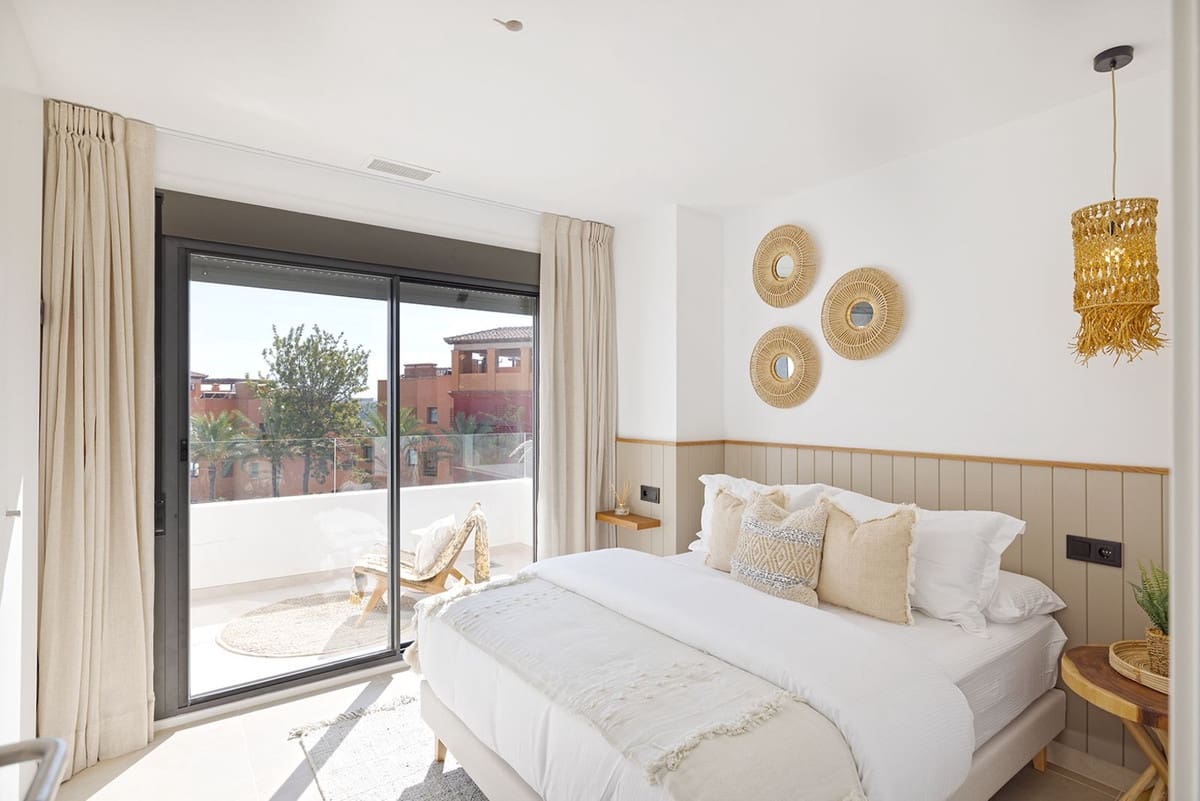 3 Zimmer Apartment zu verkaufen in Bahia de Casares mit Pool Garage - 480.000 € (Ref: 7954401)