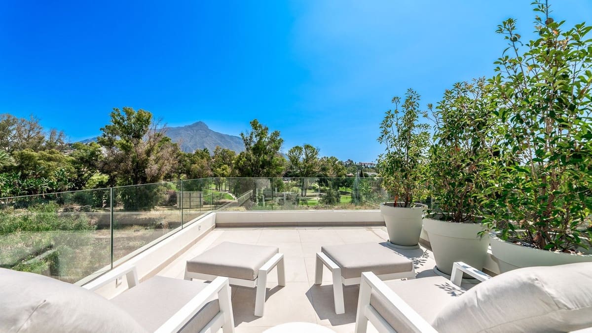 4 bedroom Villa for sale in Nueva Andalucia with pool garage - € 4,495,000 (Ref: 7954402)