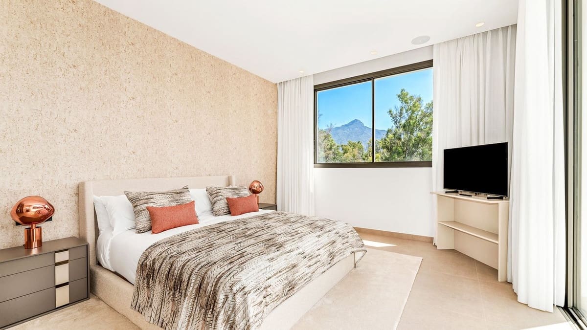 4 soveværelse Villa til salg i Nueva Andalucia med swimmingpool garage - € 4.495.000 (Ref: 7954402)