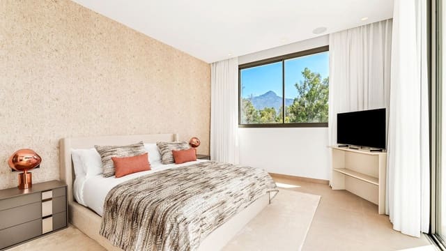 4 bedroom Villa for sale in Nueva Andalucia, Marbella with pool garage - € 4,495,000 (Ref: 7954402)