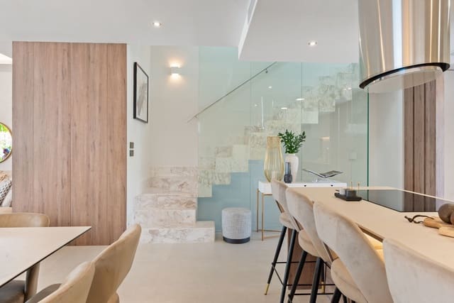 5 slaapkamer Halfvrijstaande villa te koop in Puerto Banus, Marbella met zwembad garage - € 2.195.000 (Ref: 7958298)