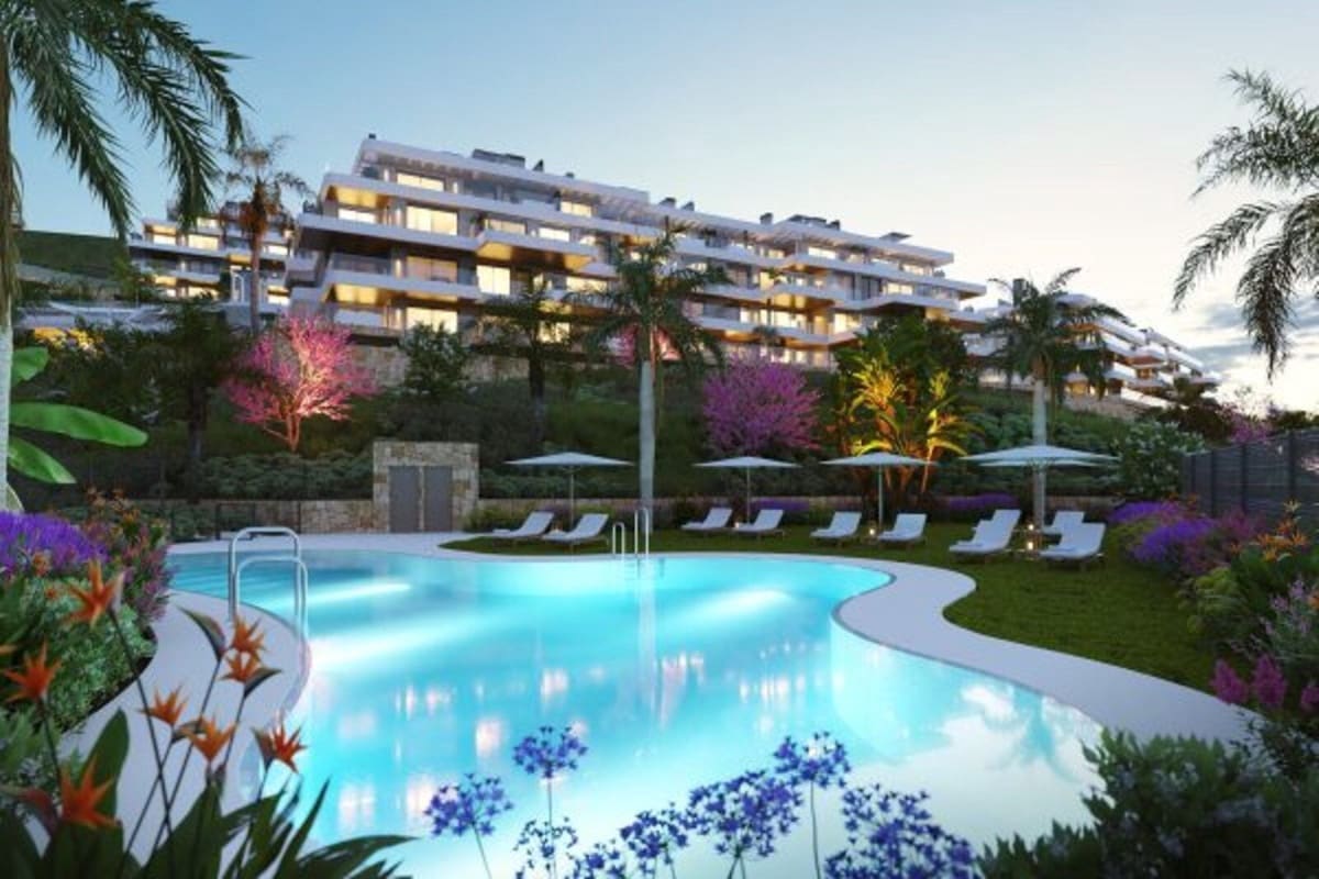 2 bedroom Apartment for sale in La Cala de Mijas with pool garage - € 360,000 (Ref: 8003159)