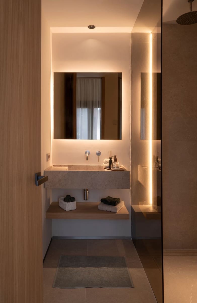 3 bedroom Apartment for sale in Estepona with pool garage - € 1,425,000 (Ref: 8035746)