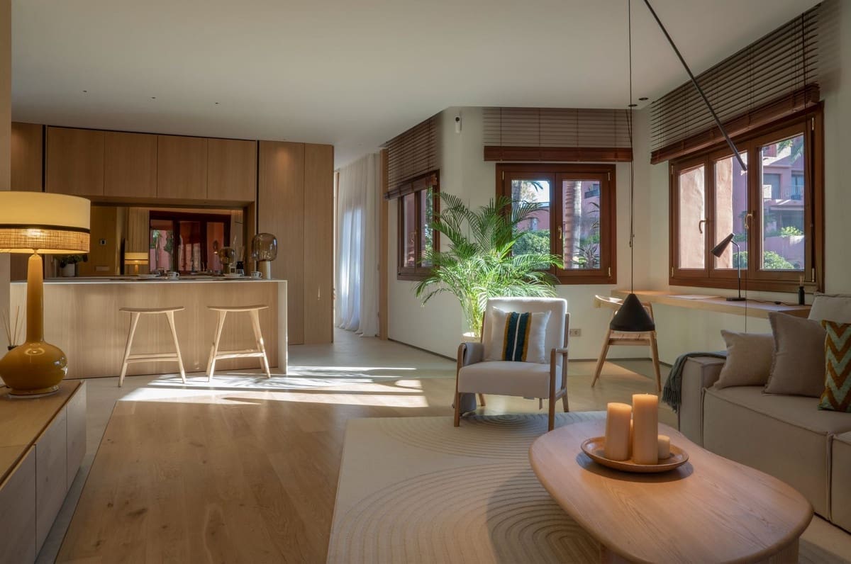 3 quarto Apartamento para venda em Estepona com piscina garagem - 1 425 000 € (Ref: 8035746)