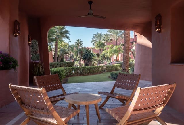 3 chambre Appartement à vendre à Estepona avec piscine garage - 1 425 000 € (Ref: 8035746)