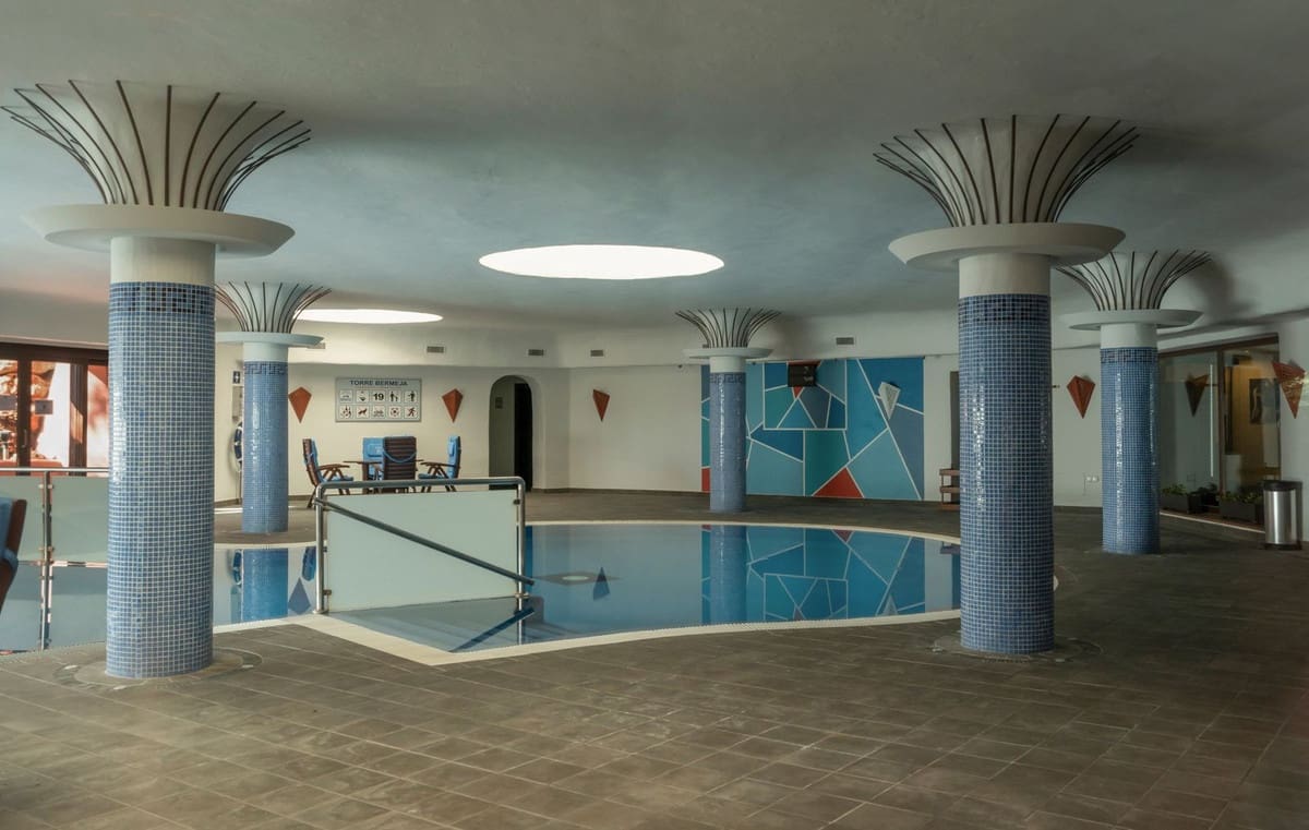 Apartamento de 3 habitaciones en Estepona en venta con piscina garaje - 1.425.000 € (Ref: 8035746)