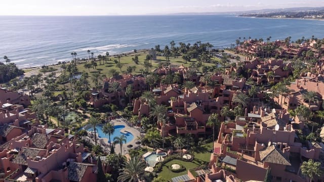 3 chambre Appartement à vendre à Estepona avec piscine garage - 1 425 000 € (Ref: 8035746)