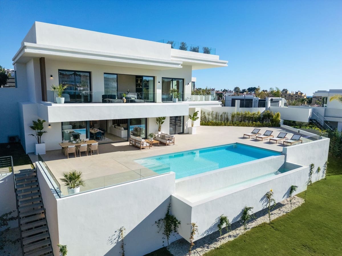 5 sovrum Villa till salu i Estepona med pool garage - 2 950 000 € (Ref: 8039724)
