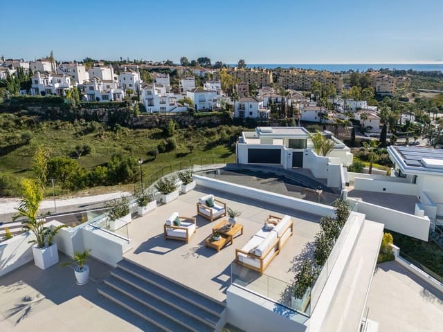 5 sypialnia Willa na sprzedaż w Estepona z basenem garażem - 2 950 000 € (Ref: 8039724)