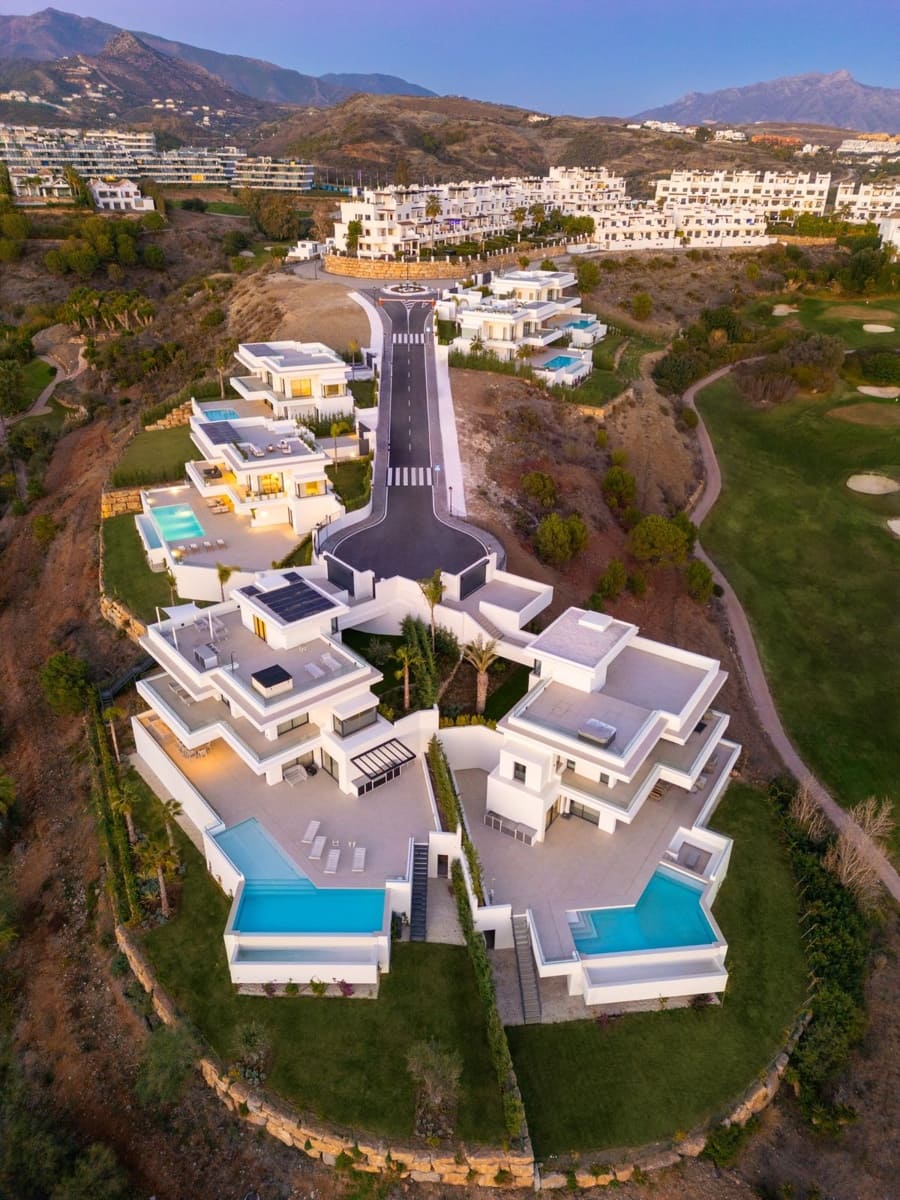 5 sovrum Villa till salu i Estepona med pool garage - 2 950 000 € (Ref: 8039724)