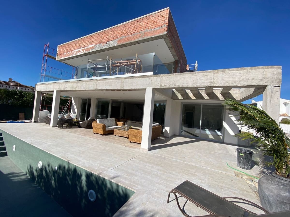 5 soverom Villa til salgs i San Pedro de Alcantara med svømmebasseng garasje - € 2 950 000 (Ref: 8068009)