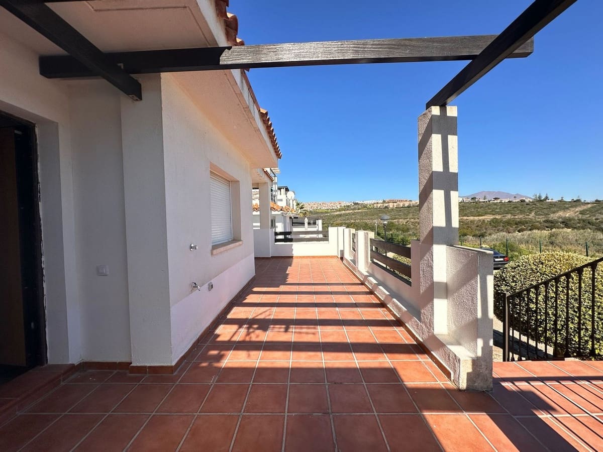 2 bedroom Apartment for sale in La Duquesa / Puerto de la Duquesa with pool garage - € 244,000 (Ref: 8095578)