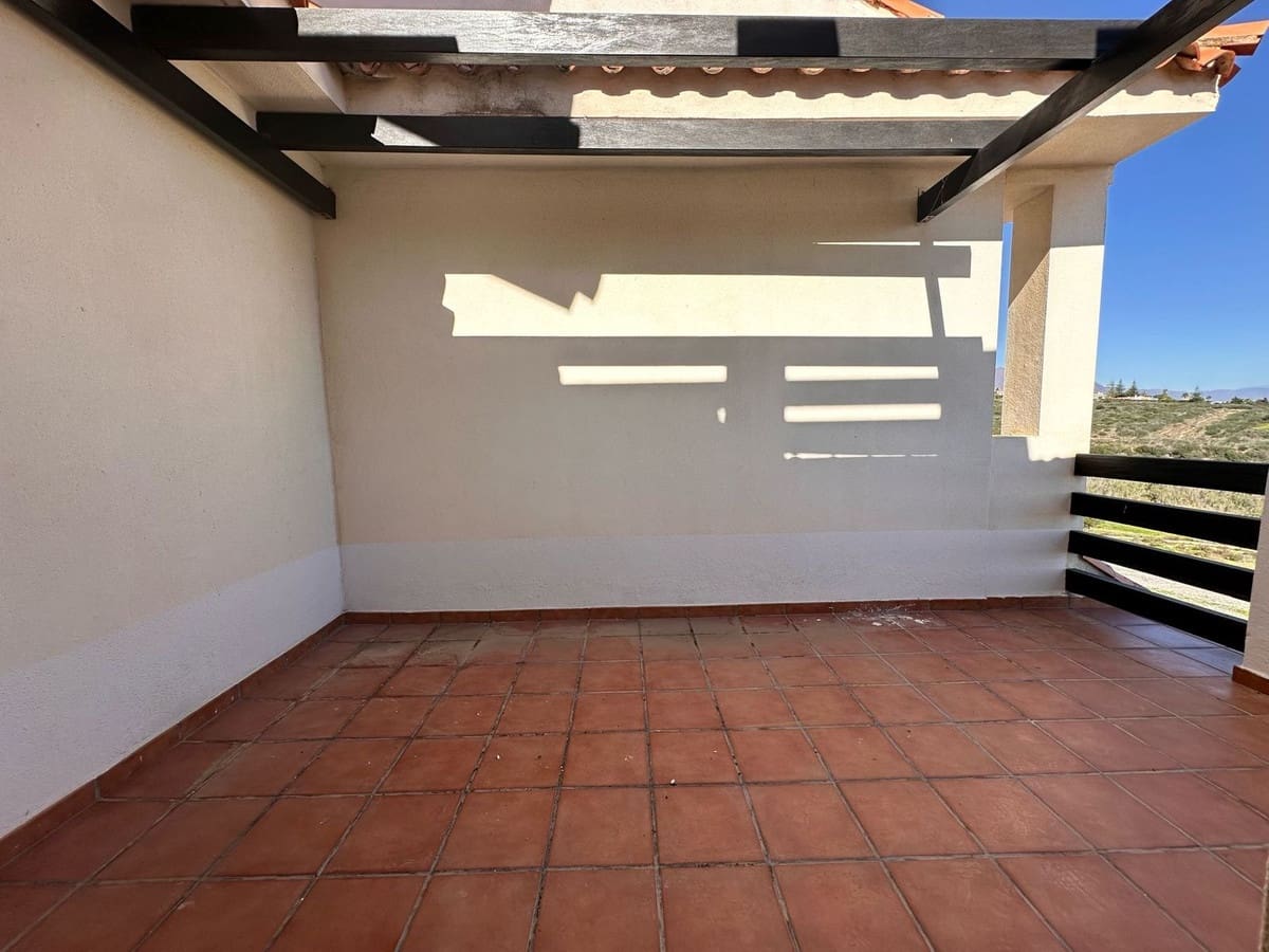 Apartamento de 2 habitaciones en La Duquesa / Puerto de la Duquesa en venta con piscina garaje - 244.000 € (Ref: 8095578)