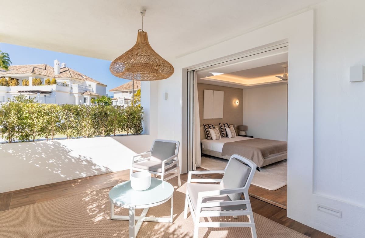 Apartamento de 3 habitaciones en Golden Mile en venta con piscina - 2.350.000 € (Ref: 8097944)