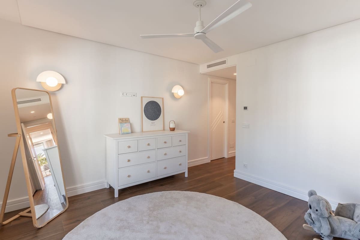 Apartamento de 3 habitaciones en Golden Mile en venta con piscina - 2.350.000 € (Ref: 8097944)