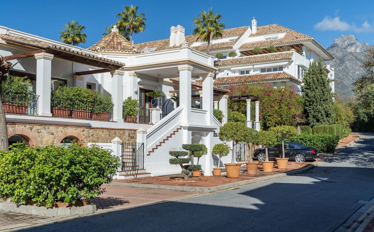 Apartamento de 3 habitaciones en Golden Mile en venta con piscina - 2.350.000 € (Ref: 8097944)