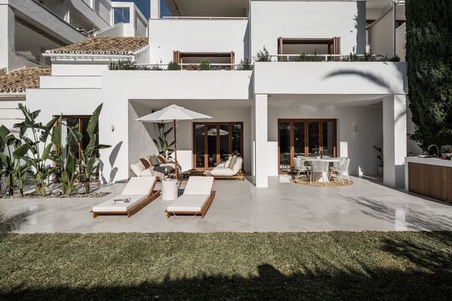 4 soveværelse Byhus til salg i Nueva Andalucia, Marbella med swimmingpool garage - € 2.250.000 (Ref: 8107973)