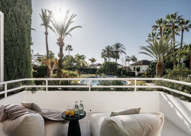 4 sypialnia Dom na sprzedaż w Nueva Andalucia, Marbella z basenem garażem - 2 250 000 € (Ref: 8107973)