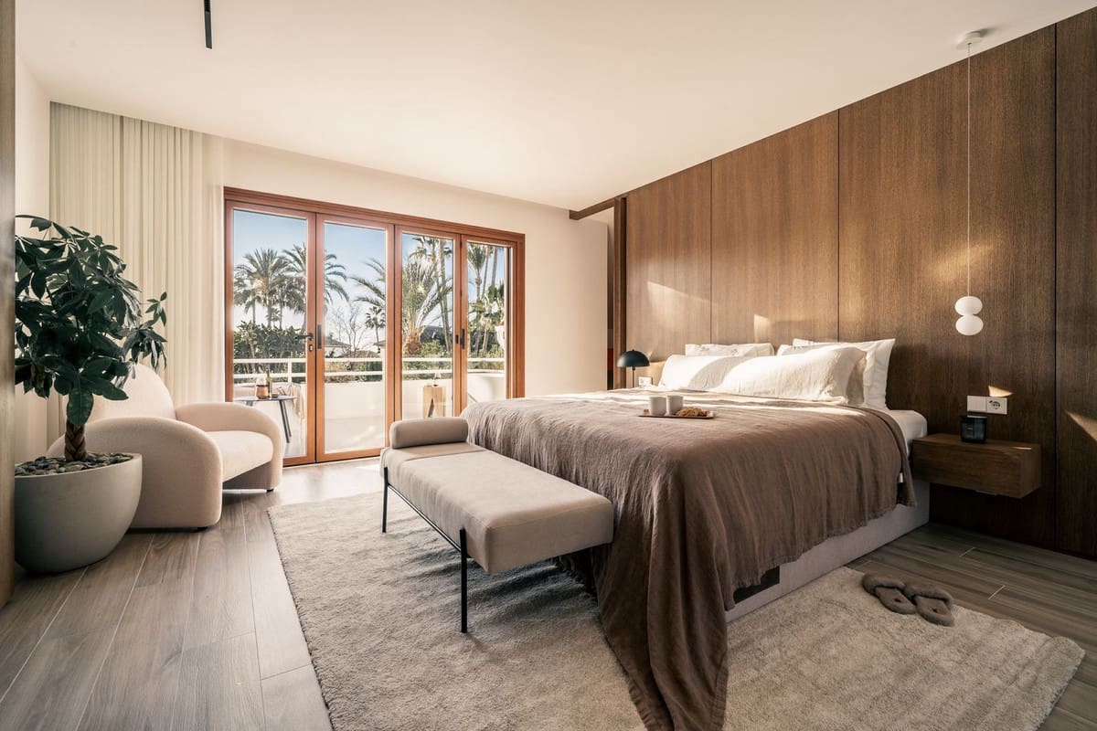 4 soveværelse Byhus til salg i Nueva Andalucia med swimmingpool garage - € 2.250.000 (Ref: 8107973)