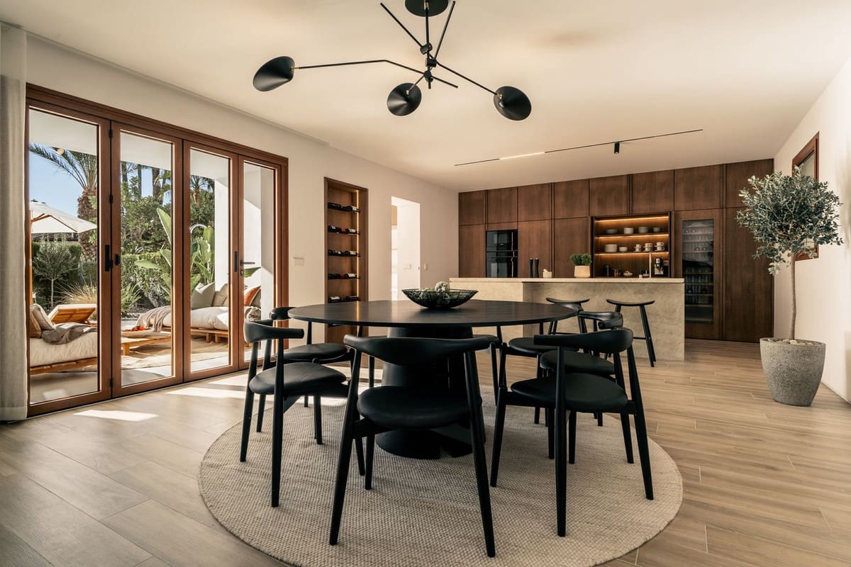 4 bedroom Townhouse for sale in Nueva Andalucia with pool garage - € 2,250,000 (Ref: 8107973)