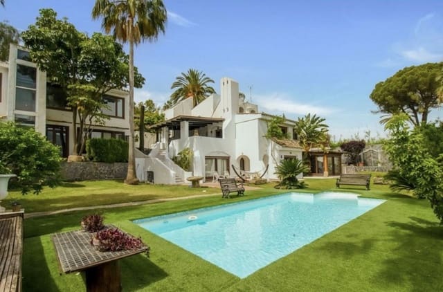 6 soveværelse Villa til salg i Nueva Andalucia, Marbella med swimmingpool garage - € 2.600.000 (Ref: 8118177)