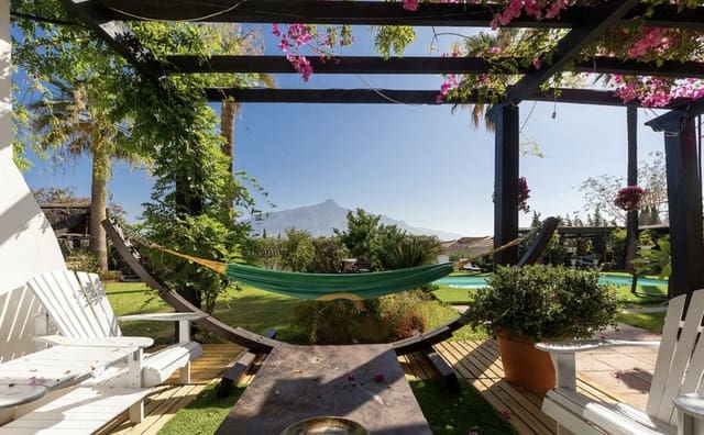 6 soveværelse Villa til salg i Nueva Andalucia, Marbella med swimmingpool garage - € 2.600.000 (Ref: 8118177)