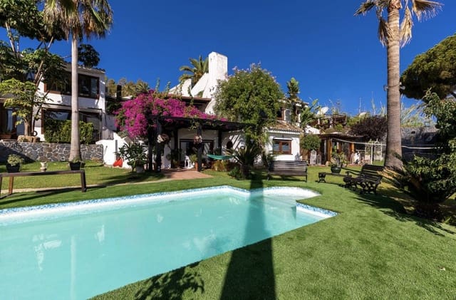 6 soveværelse Villa til salg i Nueva Andalucia, Marbella med swimmingpool garage - € 2.600.000 (Ref: 8118177)