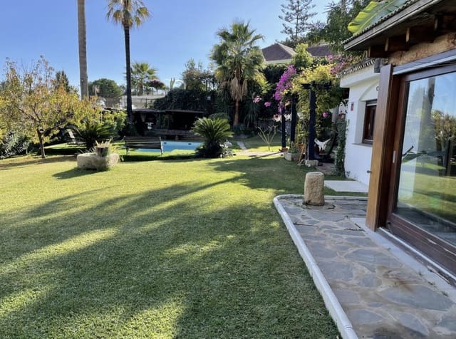 6 soveværelse Villa til salg i Nueva Andalucia, Marbella med swimmingpool garage - € 2.600.000 (Ref: 8118177)