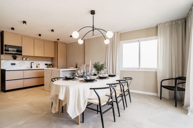 4 soverom Leilighet til salgs i Nueva Andalucia, Marbella med svømmebasseng garasje - € 695 000 (Ref: 8135889)