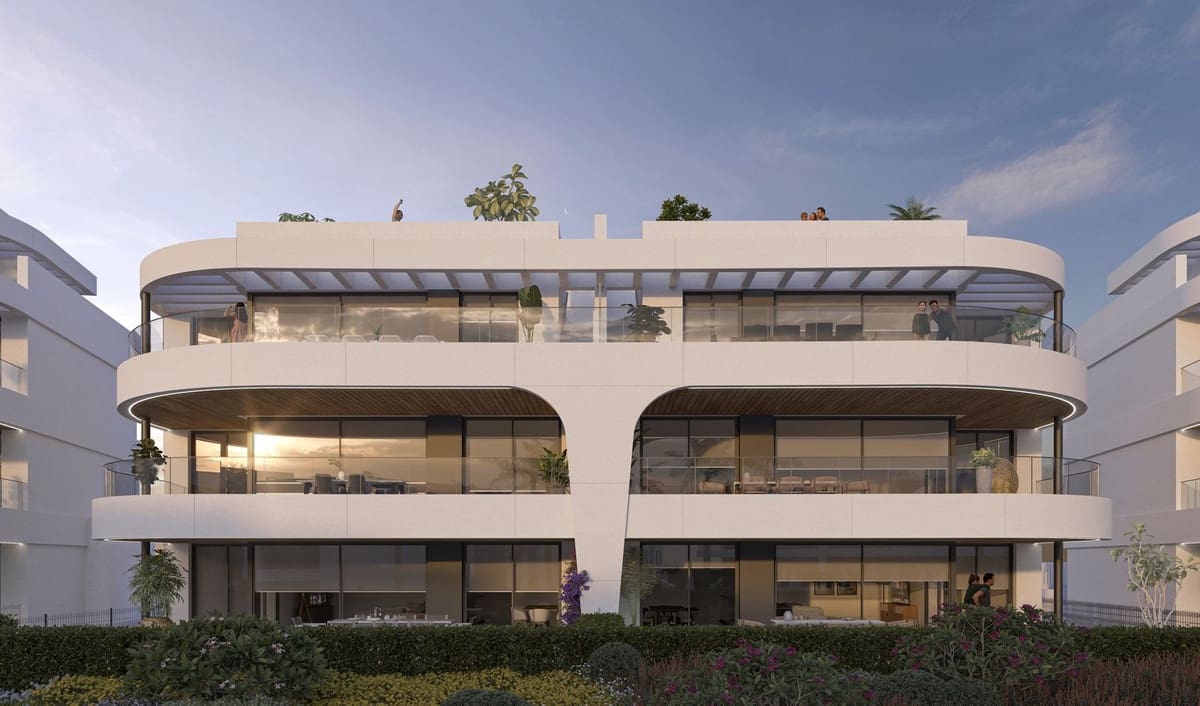 Apartamento de 3 habitaciones en Estepona en venta con piscina garaje - 595.000 € (Ref: 8164866)