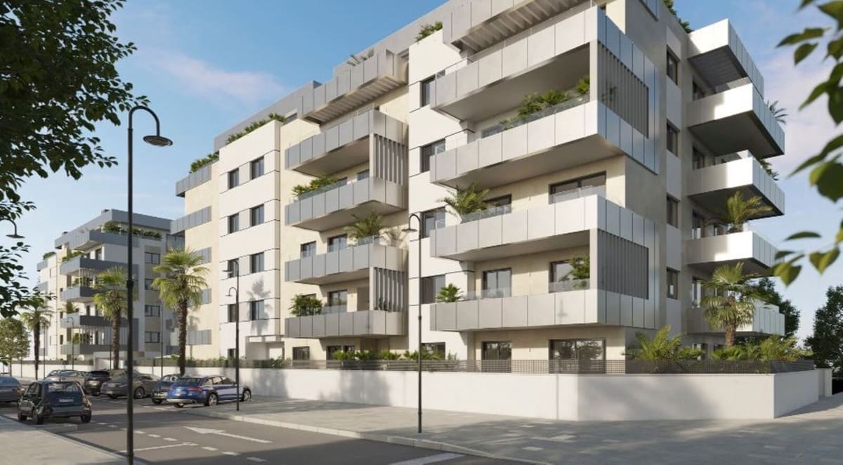 2 bedroom Apartment for sale in Fuengirola with pool garage - € 375,000 (Ref: 8180919)