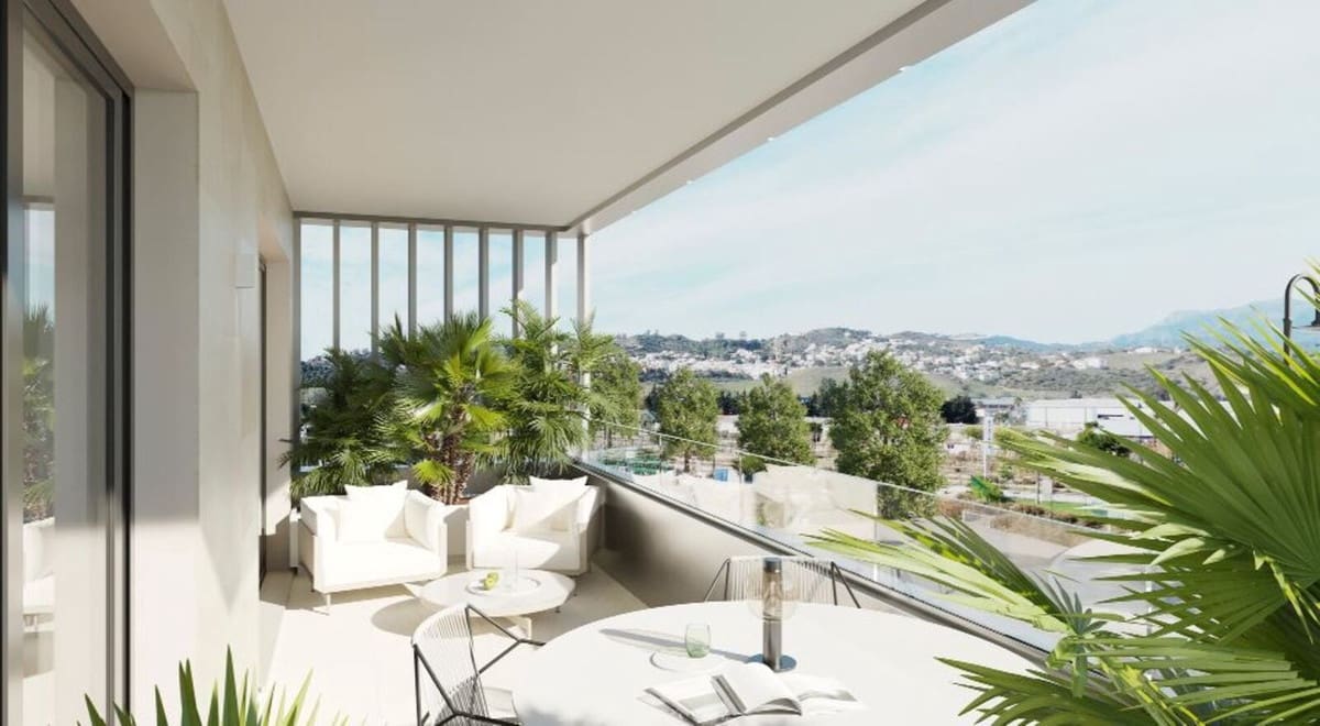 2 bedroom Apartment for sale in Fuengirola with pool garage - € 375,000 (Ref: 8180919)