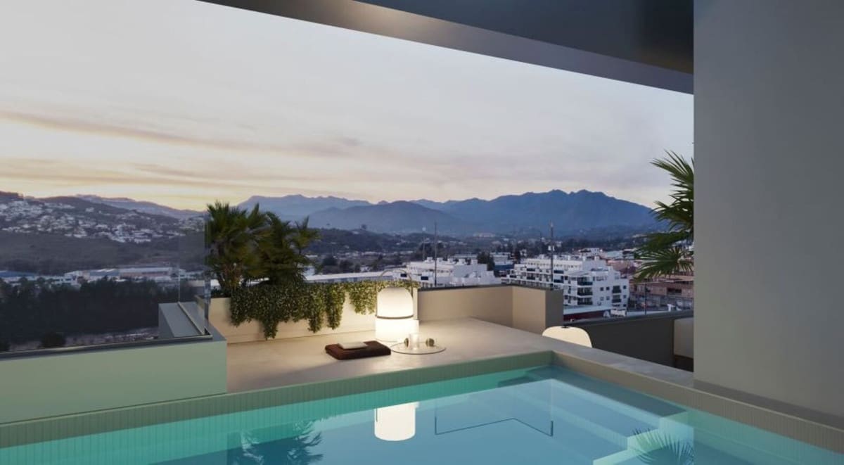 2 bedroom Apartment for sale in Fuengirola with pool garage - € 375,000 (Ref: 8180919)