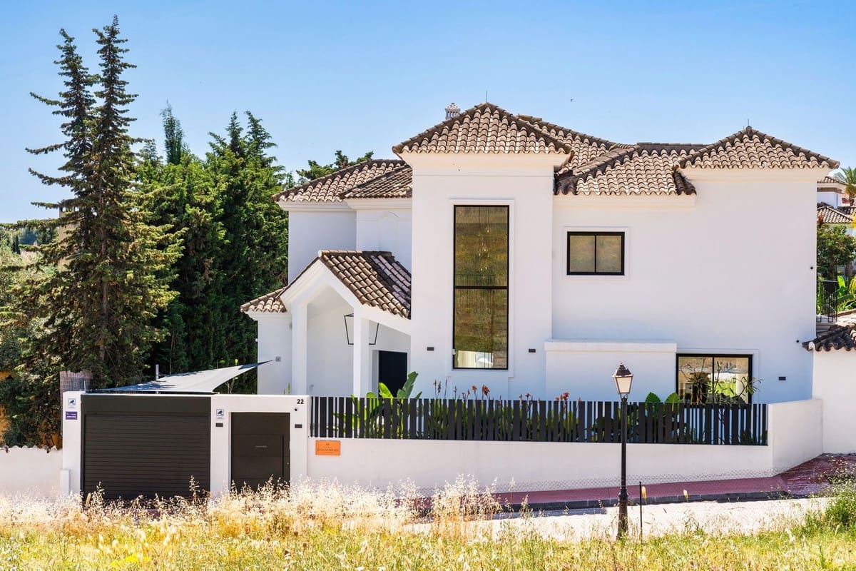 6 soveværelse Villa til salg i Nueva Andalucia med garage - € 3.995.000 (Ref: 8195711)