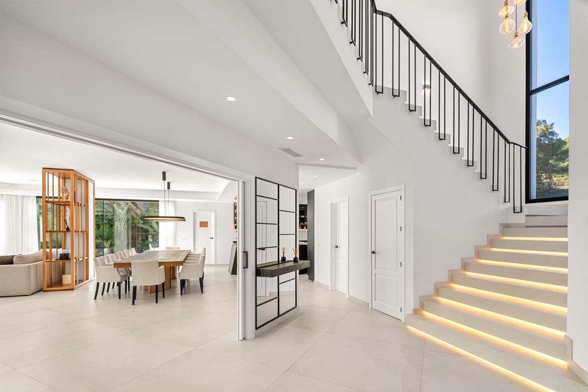 6 soveværelse Villa til salg i Nueva Andalucia med garage - € 3.995.000 (Ref: 8195711)