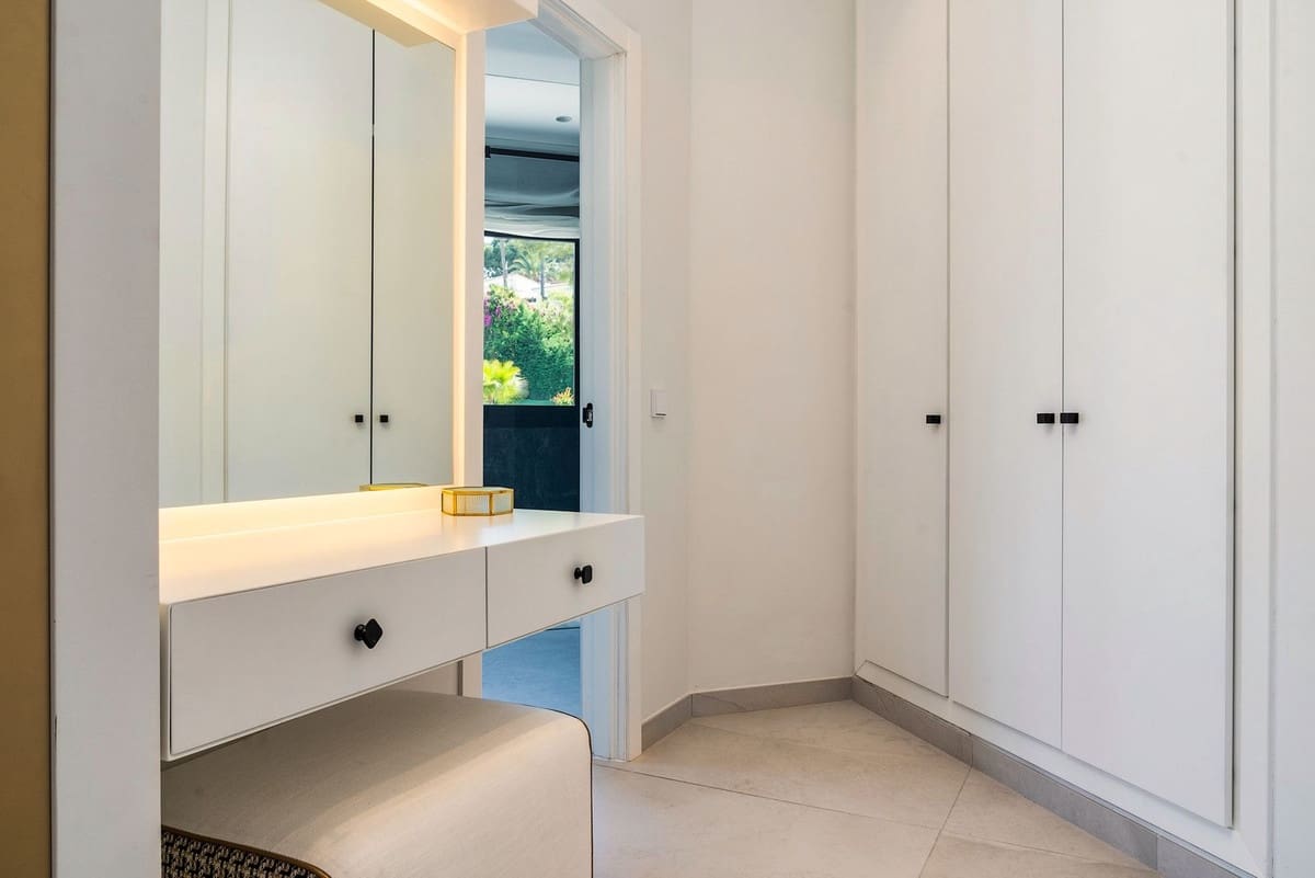 6 soveværelse Villa til salg i Nueva Andalucia med garage - € 3.995.000 (Ref: 8195711)