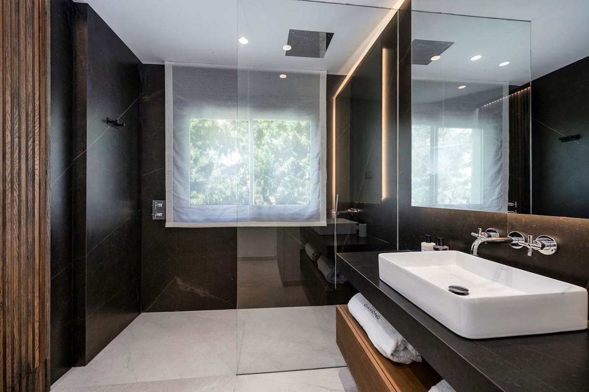 6 soveværelse Villa til salg i Nueva Andalucia med garage - € 3.995.000 (Ref: 8195711)