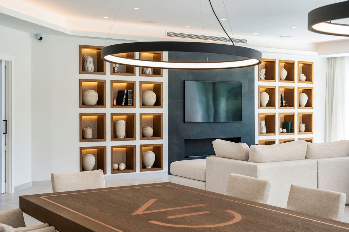 6 slaapkamer Villa te koop in Nueva Andalucia met garage - € 3.995.000 (Ref: 8195711)