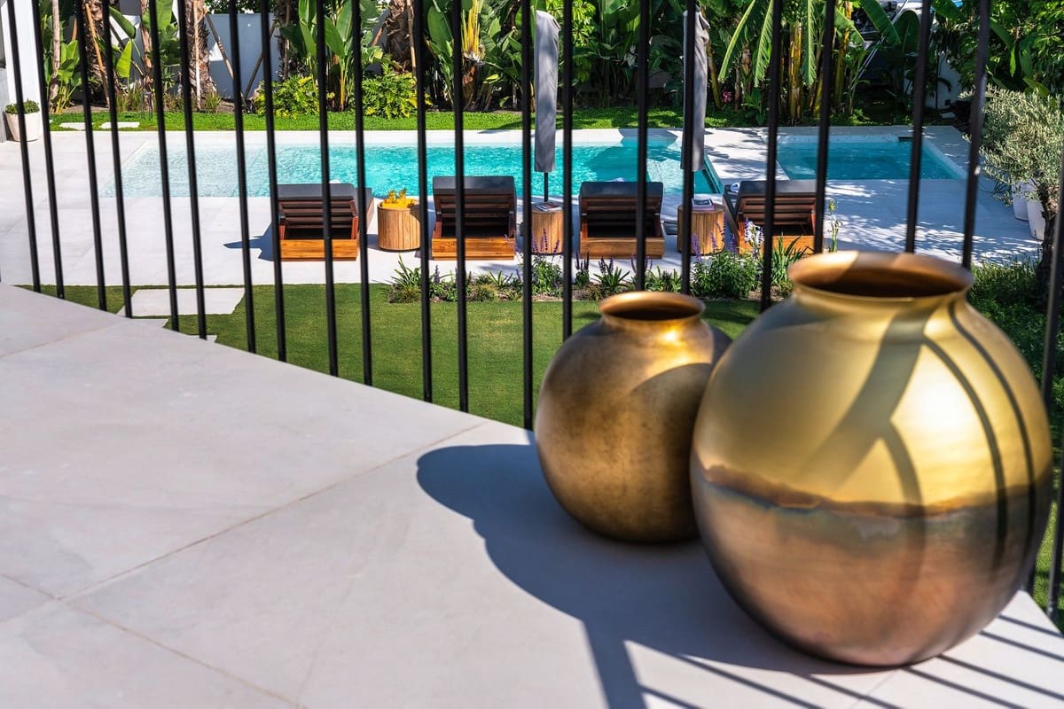 6 slaapkamer Villa te koop in Nueva Andalucia met garage - € 3.995.000 (Ref: 8195711)