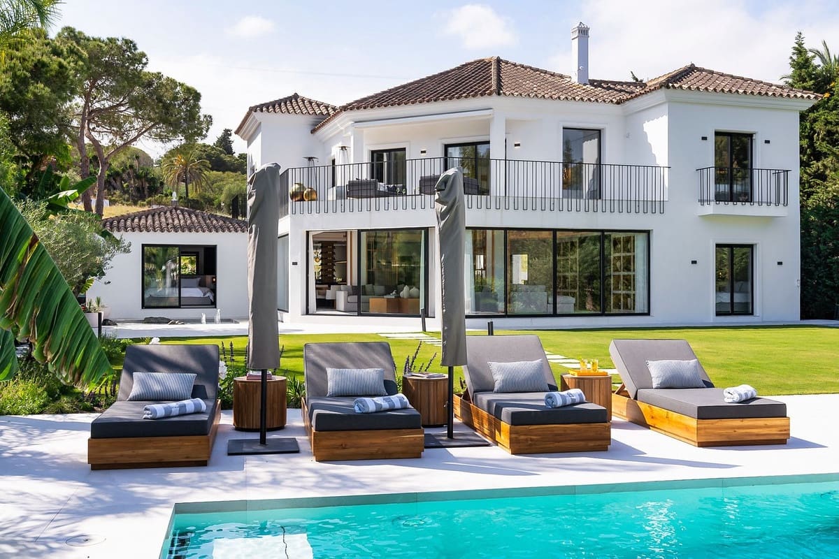 6 bedroom Villa for sale in Nueva Andalucia with garage - € 3,995,000 (Ref: 8195711)