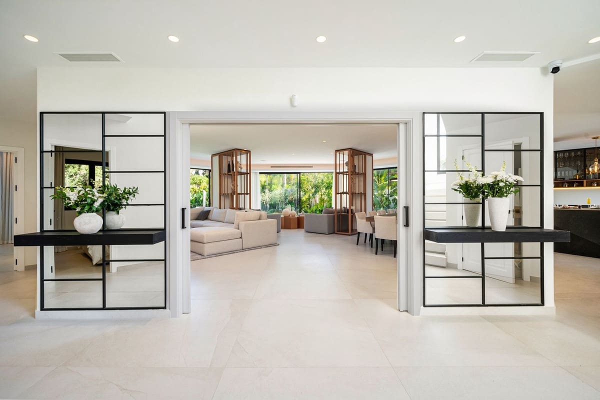 6 bedroom Villa for sale in Nueva Andalucia with garage - € 3,995,000 (Ref: 8195711)