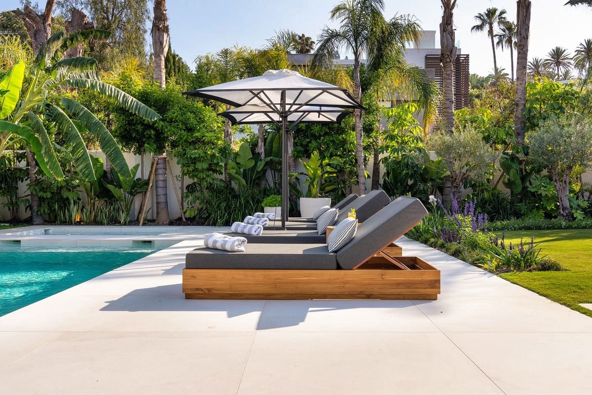 6 bedroom Villa for sale in Nueva Andalucia with garage - € 3,995,000 (Ref: 8195711)