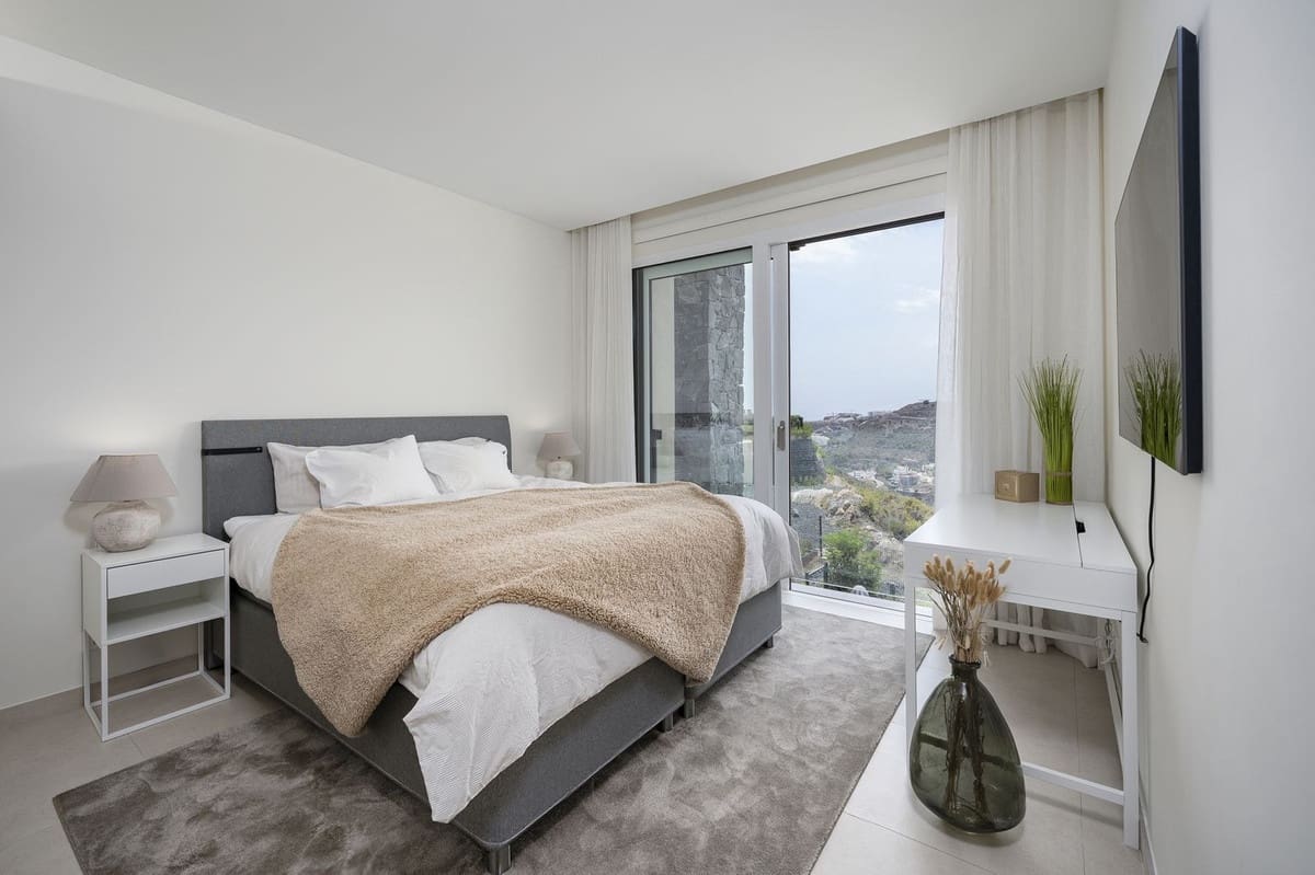 2 sovrum Lägenhet till salu i La Quinta med pool garage - 750 000 € (Ref: 8200390)